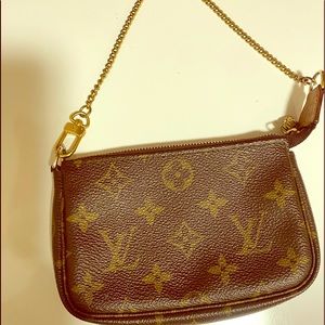 Louis Vuitton Monogram Clutch